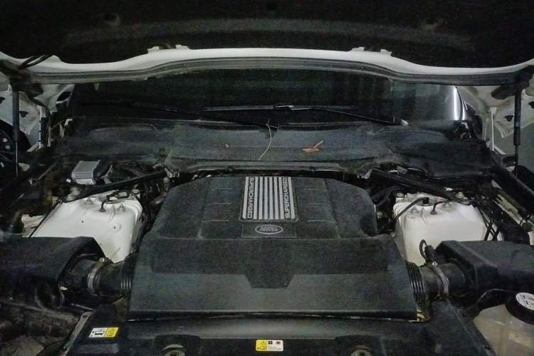 Used Land Rover Range 2019 3.0 SCV6 Legacy Edition Engine Bay