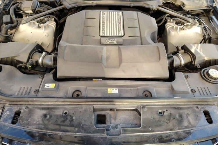 Used Land Rover Range 2019 3.0 SC V6 Long-wheelbase Version Engine Bay