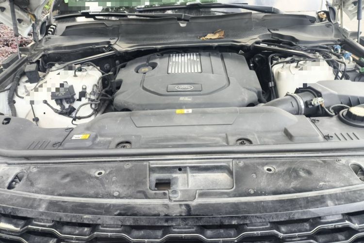Used Land Rover Range  Engine Bay