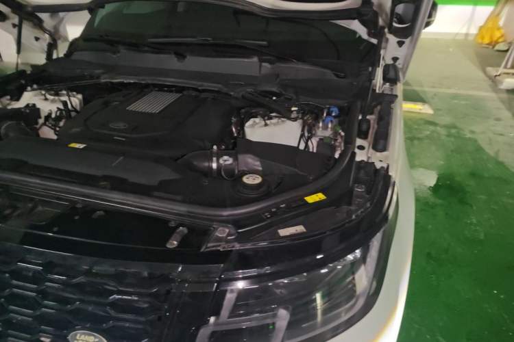 Used Land Rover Range  Engine Bay Left