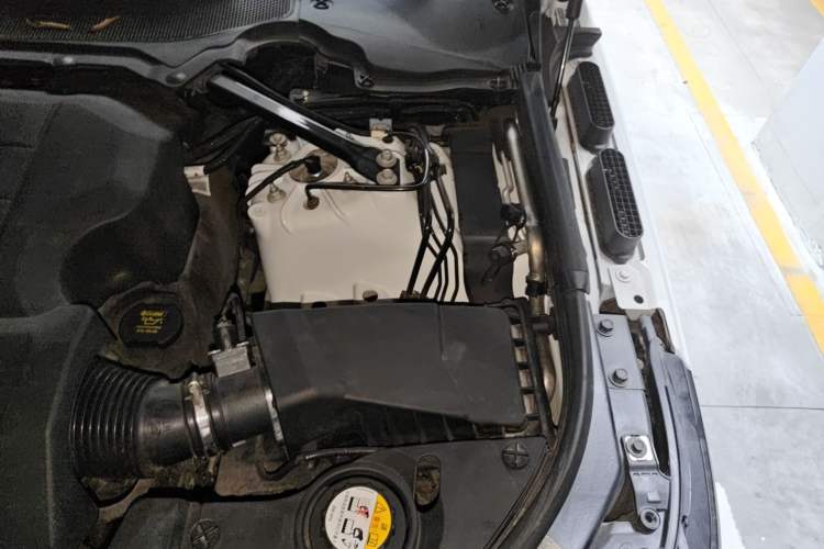 Used Land Rover Range 2019 3.0 SCV6 Legacy Edition Engine Bay Left