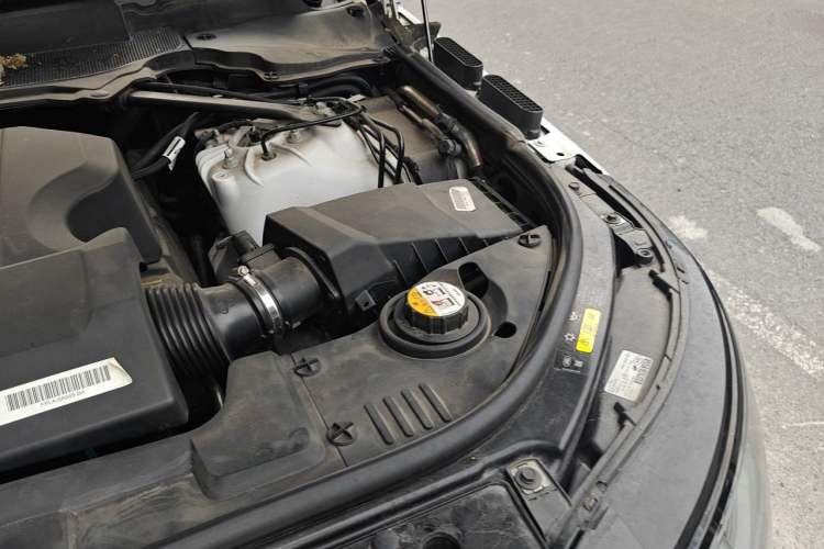 Used Land Rover Range 2019 3.0 SC V6 Long-wheelbase Version Engine Bay Left