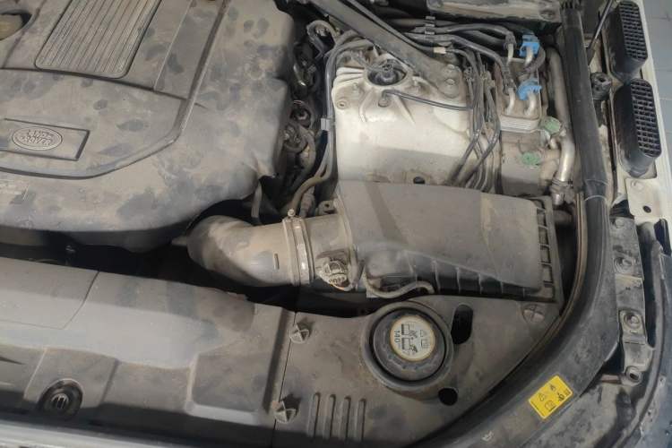 Used Land Rover Range  Engine Bay Left