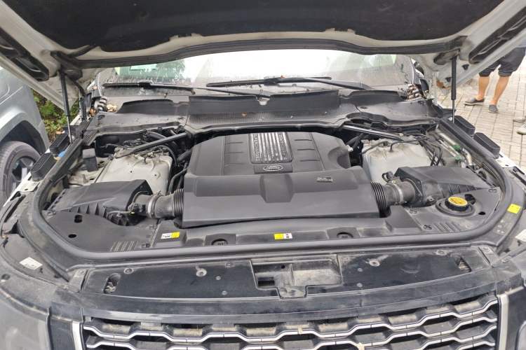 Used Land Rover Range  Engine Bay