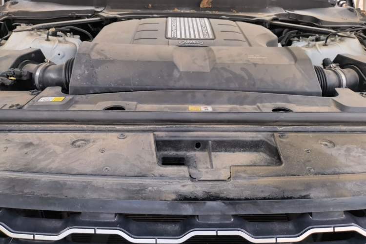 Used Land Rover Range  Engine Bay