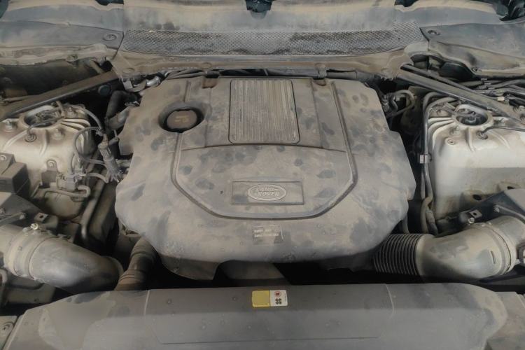 Used Land Rover Range  Engine Bay