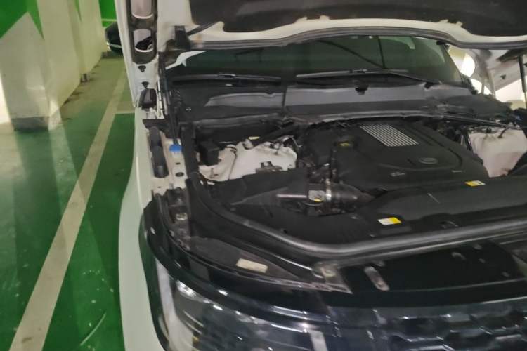 Used Land Rover Range  Engine Bay Right