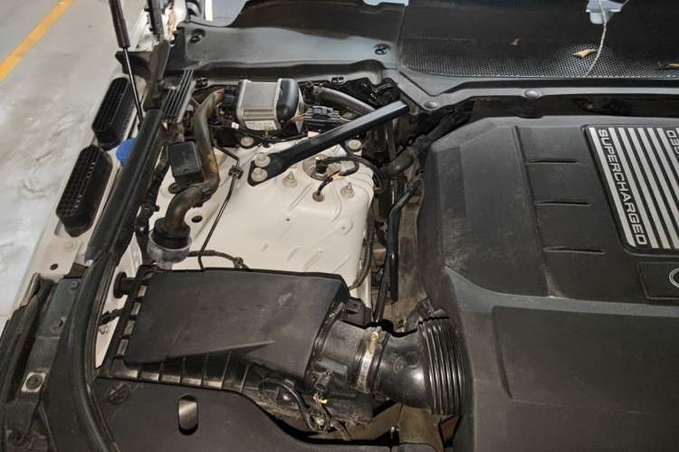 Used Land Rover Range 2019 3.0 SCV6 Legacy Edition Engine Bay Right