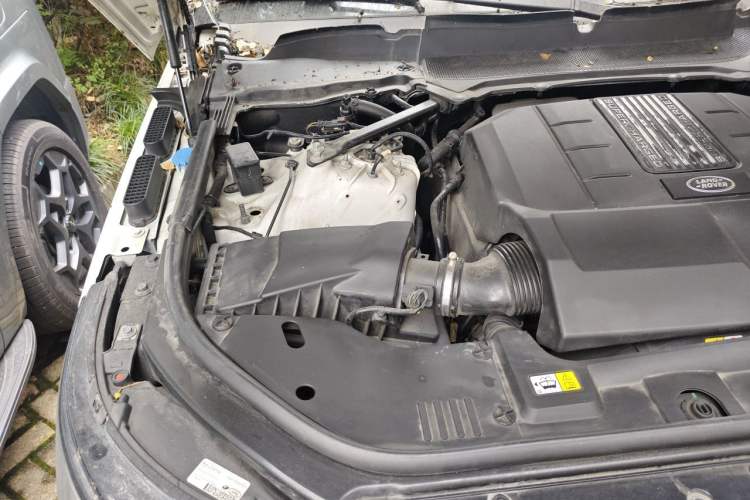 Used Land Rover Range  Engine Bay Right