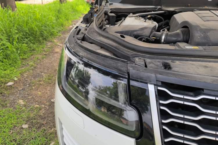 Used Land Rover Range  Engine Bay Right