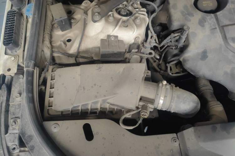 Used Land Rover Range  Engine Bay Right