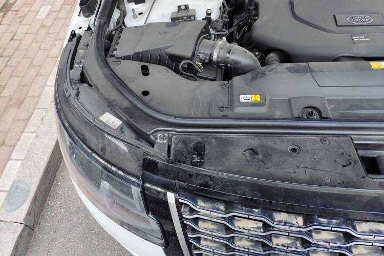 Used Land Rover Range  Engine Bay Right