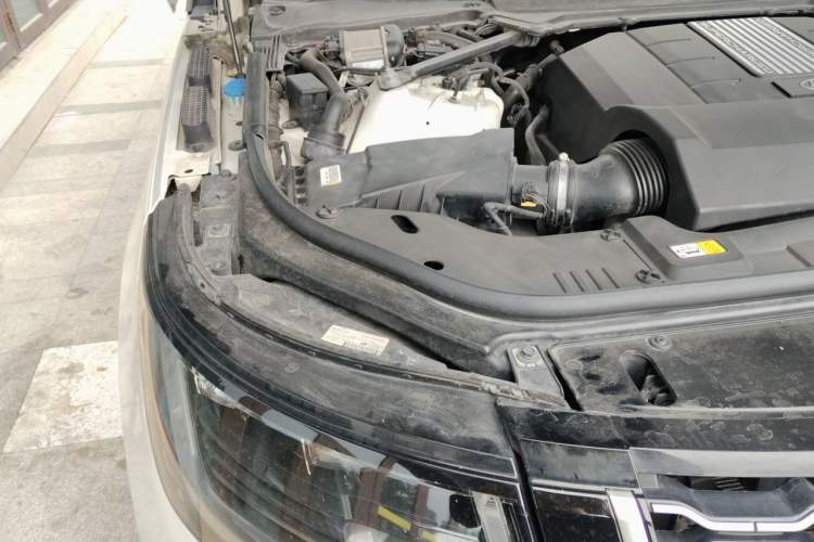 Used Land Rover Range 2019 3.0 SCV6 Legacy Edition Engine Bay Right