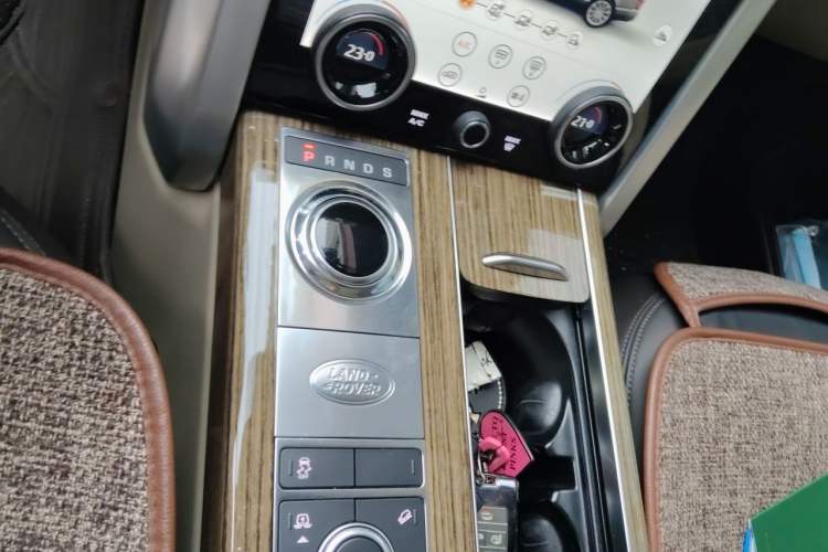 Used Land Rover Range 2019 3.0 SCV6 Legacy Edition Gear Lever