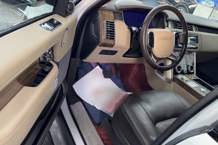 Used Land Rover Range 2019 3.0 SCV6 Legacy Edition Interior 1