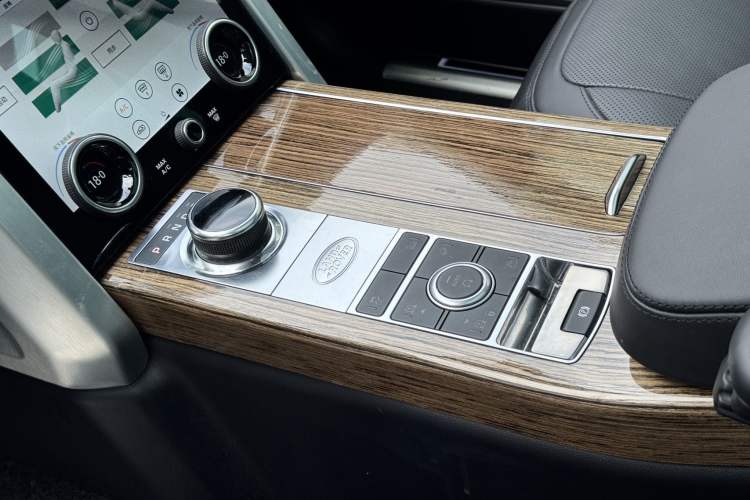 Used Land Rover Range 2019 3.0 SC V6 Long-wheelbase Version Interior 1