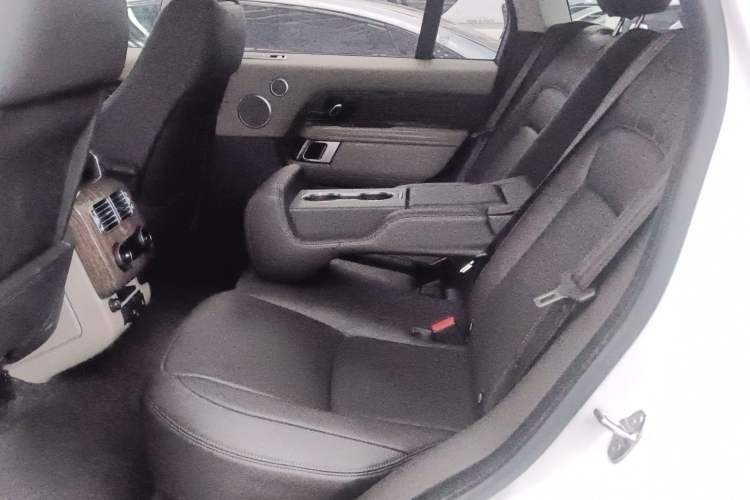 Used Land Rover Range 2019 3.0 SCV6 Legacy Edition Interior 1
