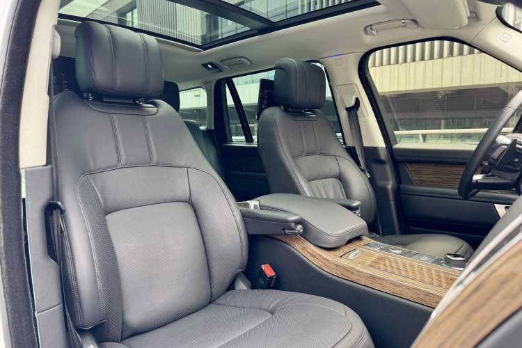 Used Land Rover Range 2019 3.0 SC V6 Long-wheelbase Version Interior 10