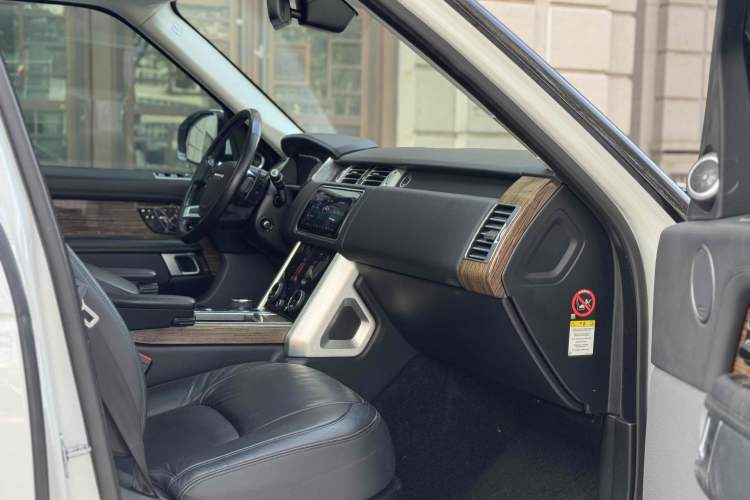 Used Land Rover Range 2019 3.0 SC V6 Grand Edition Interior 11