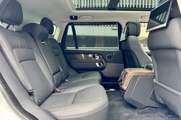 Used Land Rover Range 2019 3.0 SC V6 Long-wheelbase Version Interior 11