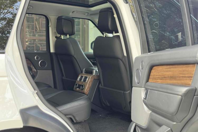Used Land Rover Range 2019 3.0 SC V6 Grand Edition Interior 12