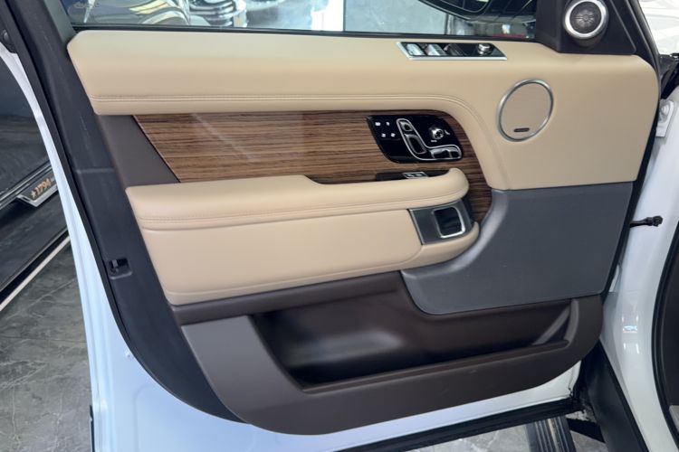 Used Land Rover Range 2019 3.0 SCV6 Legacy Edition Interior 2
