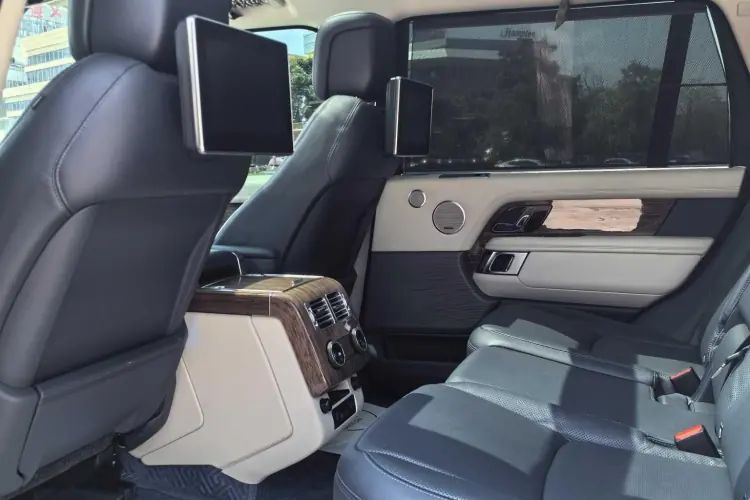 Used Land Rover Range 2019 3.0 SC V6 Long-wheelbase Version Interior 3