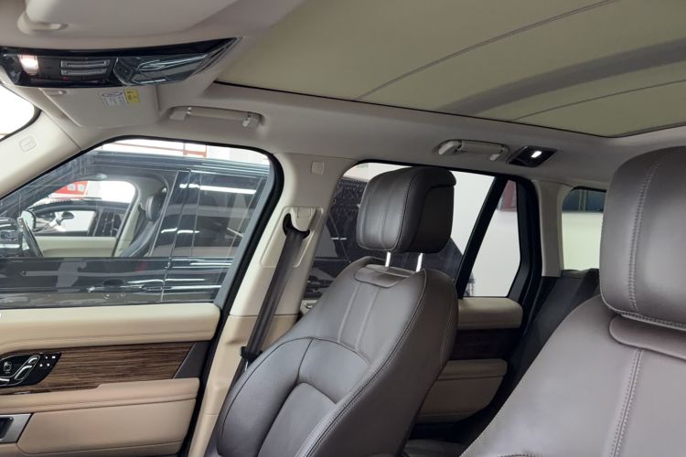 Used Land Rover Range 2019 3.0 SCV6 Legacy Edition Interior 5
