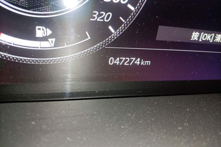 Used Land Rover Range 2019 3.0 SCV6 Legacy Edition Odometer Close Up