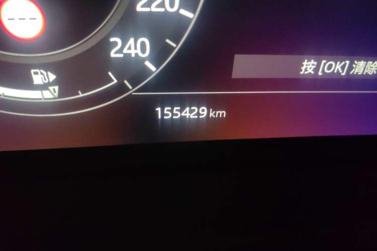 Used Land Rover Range  Odometer Close Up
