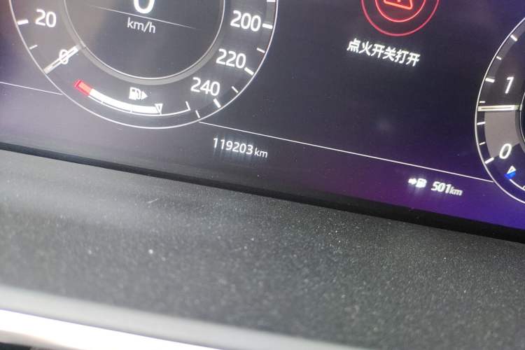 Used Land Rover Range  Odometer Close Up