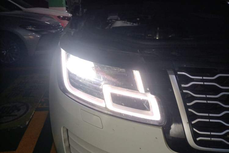 Used Land Rover Range 2019 3.0 SCV6 Legacy Edition Right Front Headlight