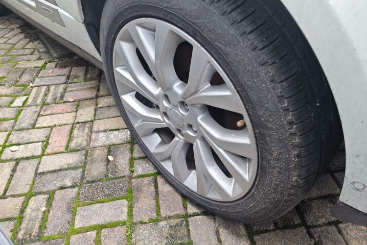 Used Land Rover Range  Right Front Wheel Hub