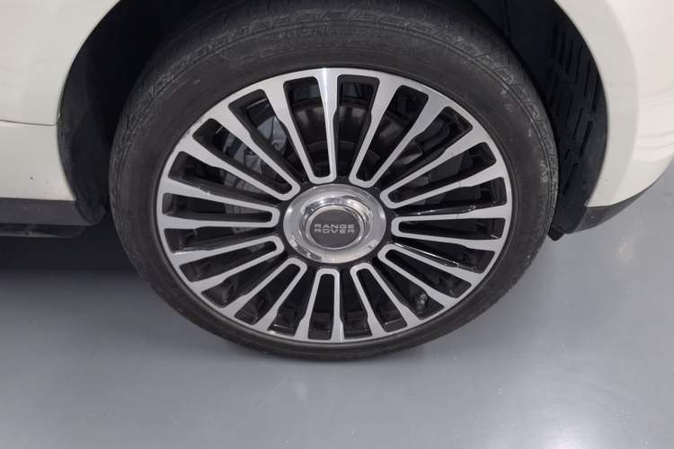 Used Land Rover Range  Right Front Wheel Hub