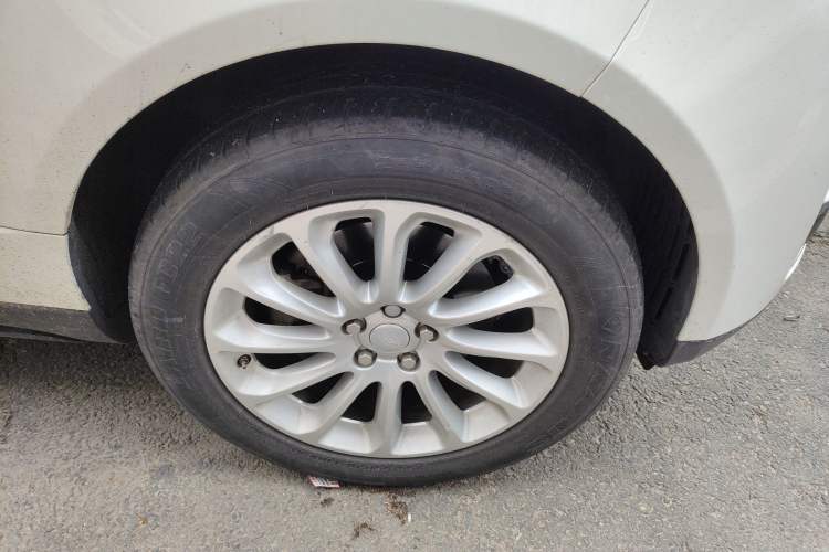Used Land Rover Range  Right Front Wheel Hub