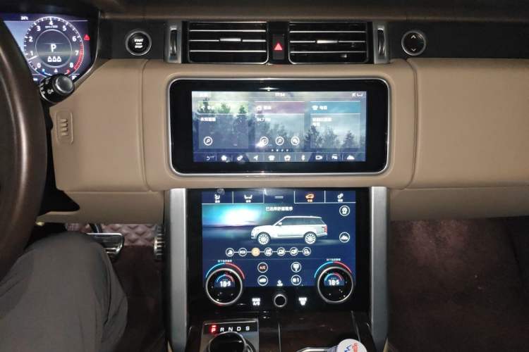 Used Land Rover Range 2020 3.0 L6 Long-Wheelbase Legacy Audio And AC Panel