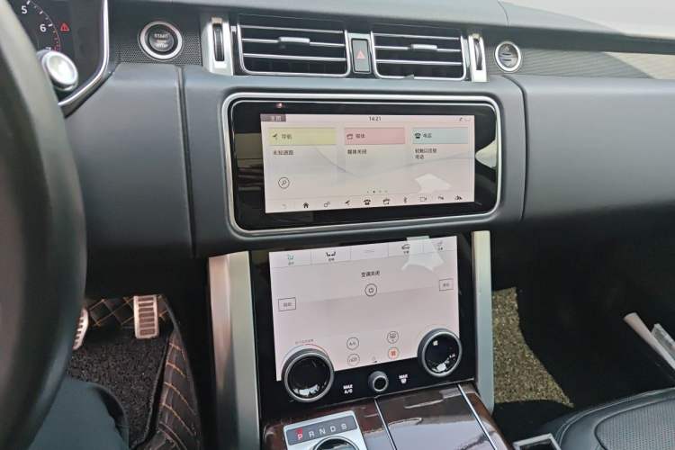 Used Land Rover Range 2020 3.0 L6 Legacy Edition Audio And AC Panel