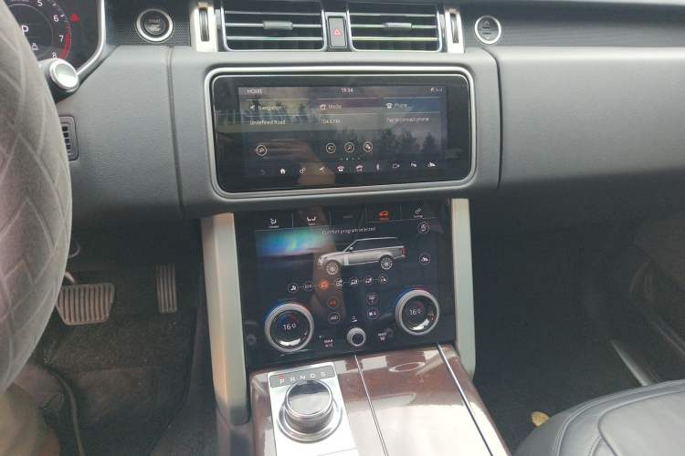 Used Land Rover Range 2020 3.0 L6 Grand Edition Audio And AC Panel
