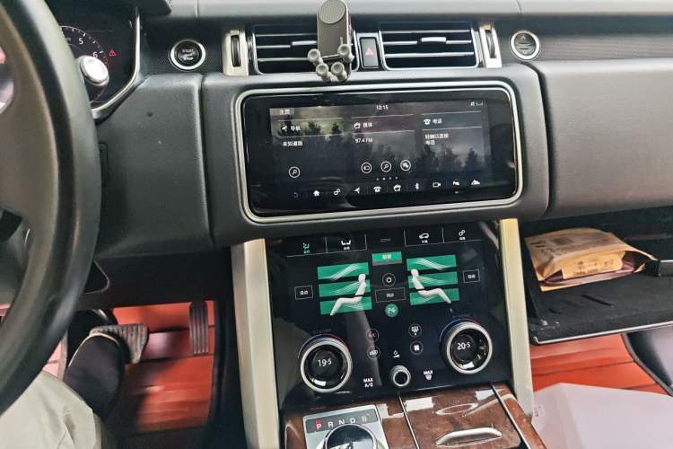 Used Land Rover Range 2020 3.0 L6 Grand Edition Audio And AC Panel