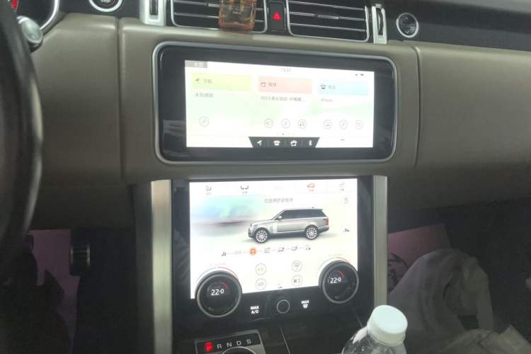Used Land Rover Range 2020 3.0 L6 Long-Wheelbase Legacy Audio And AC Panel