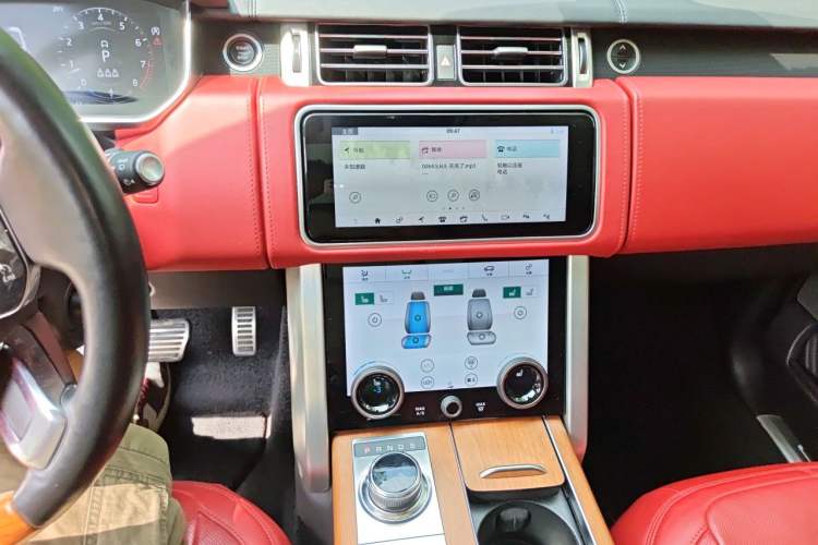 Used Land Rover Range 2020 3.0 L6 Prestige Extended-Length Version Audio And AC Panel