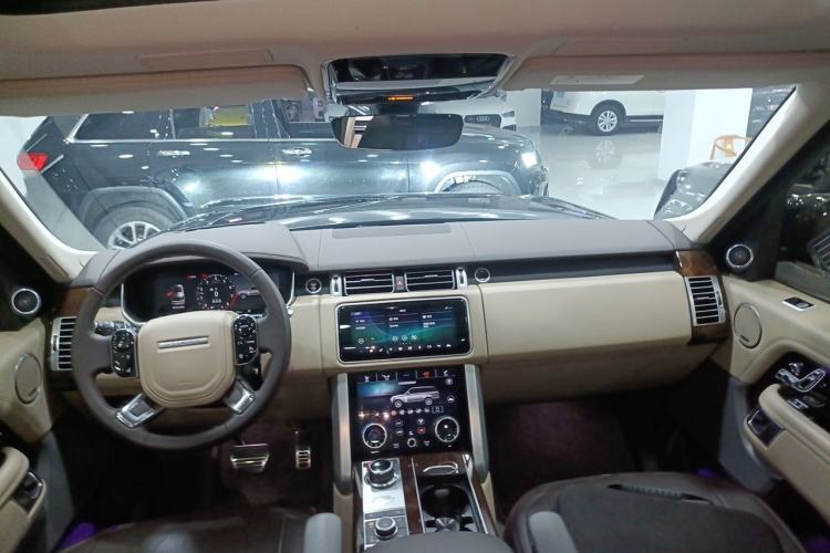 Used Land Rover Range 2020 3.0 L6 Long-Wheelbase Legacy Center Console