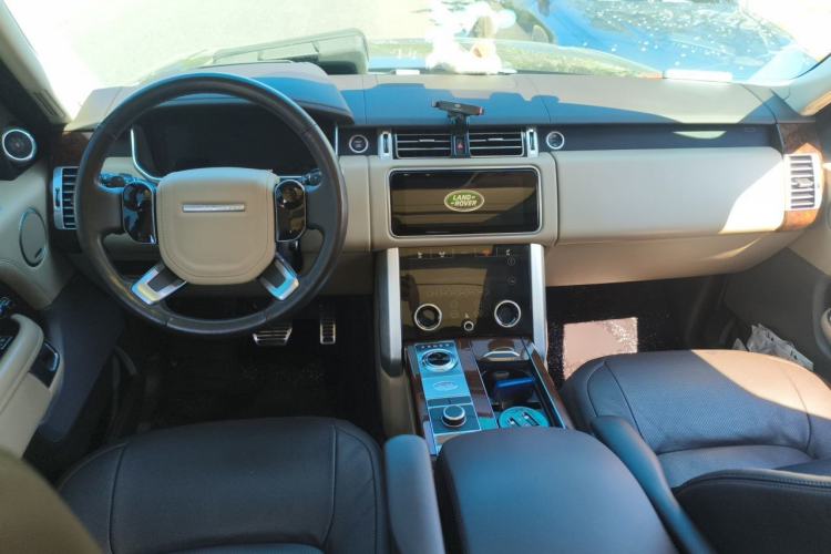 Used Land Rover Range 2020 3.0 L6 Legacy Edition Center Console