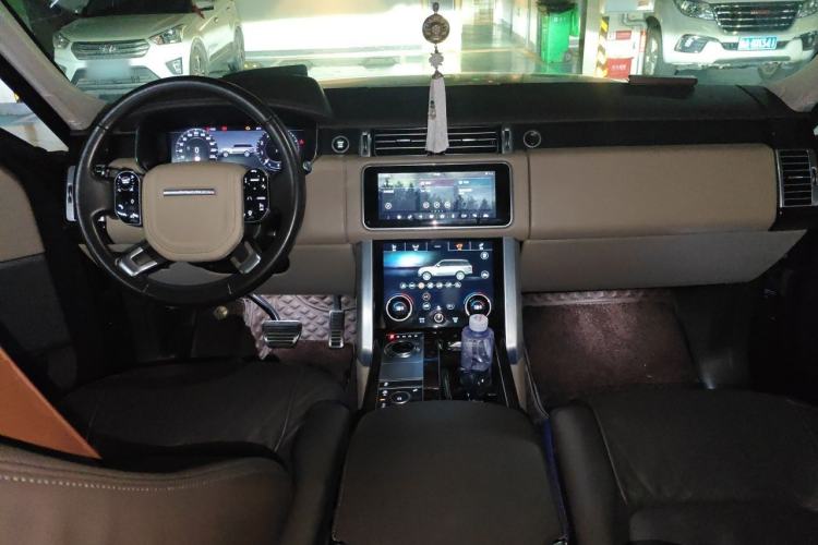 Used Land Rover Range 2020 3.0 L6 Long-Wheelbase Legacy Center Console