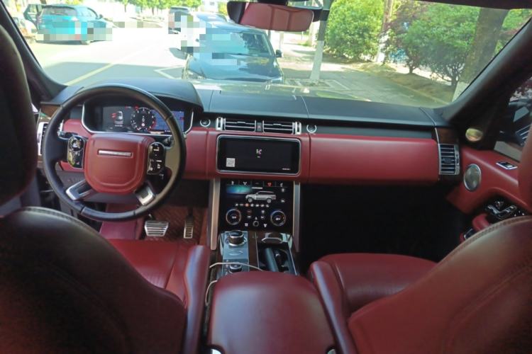 Used Land Rover Range 2020 3.0 L6 Grand Edition Center Console