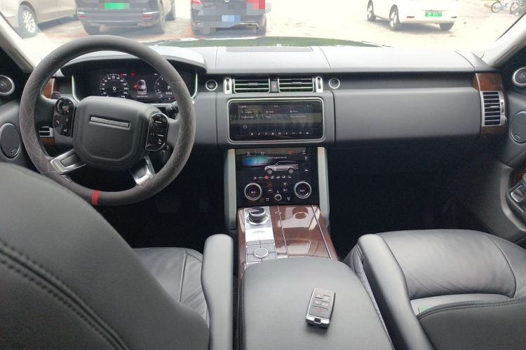 Used Land Rover Range 2020 3.0 L6 Grand Edition Center Console