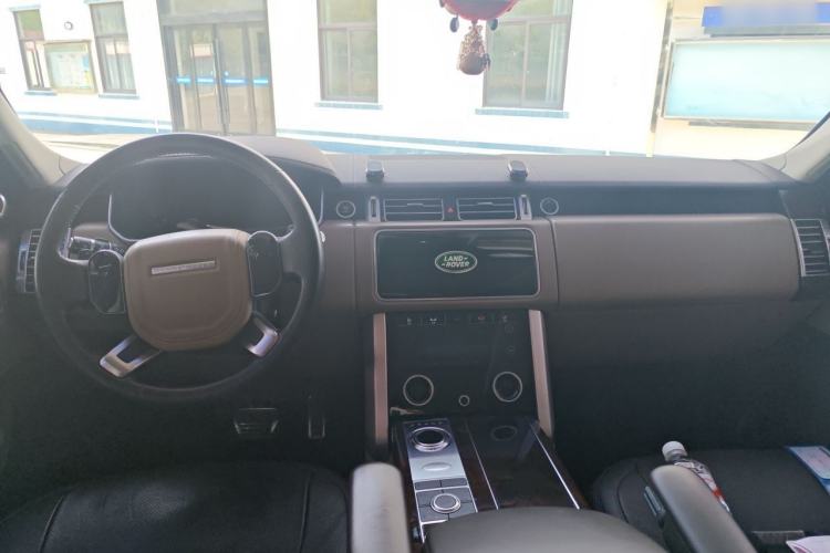 Used Land Rover Range 2020 3.0 L6 Long-Wheelbase Legacy Center Console