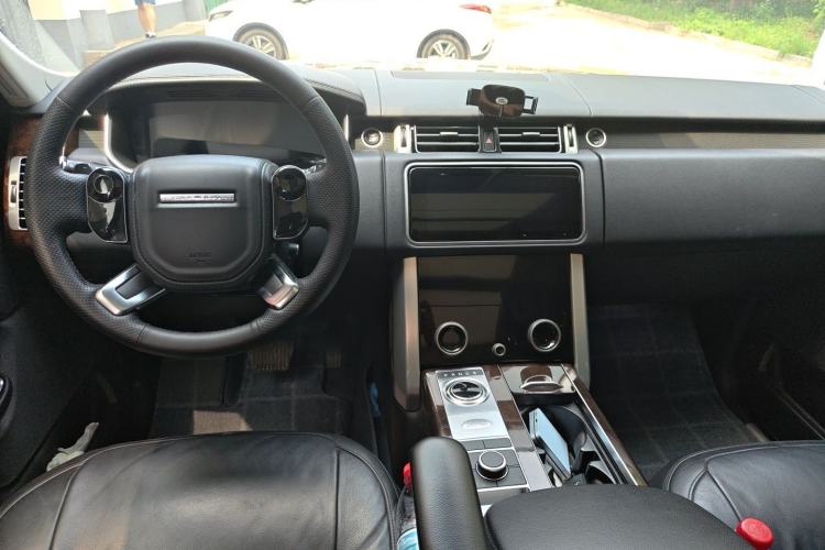 Used Land Rover Range 2020 3.0 L6 Grand Edition Center Console