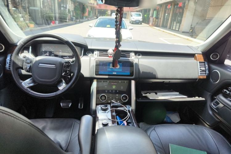 Used Land Rover Range 2020 3.0 L6 Long-Wheelbase Legacy Center Console