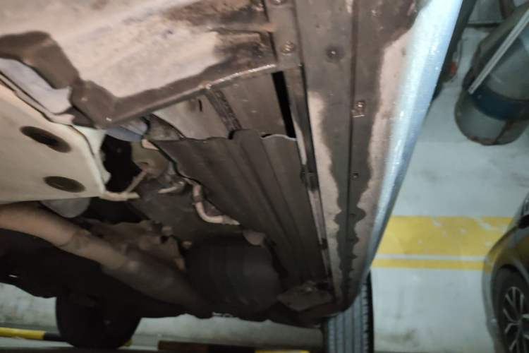 Used Land Rover Range 2020 3.0 L6 Long-Wheelbase Legacy Chassis Front Left